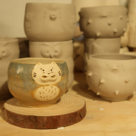 Cat(猫)Fortune Pot (Natural Beige+Frost Blue)